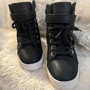 Athlefit Women's Black Wedge Sneakers